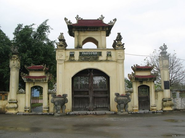 đền mẫu âu cơ