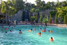 bể bơi ngoài trời tại thanh lâm resort